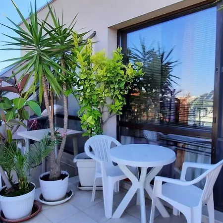 студио изгрев Appartement Burgas