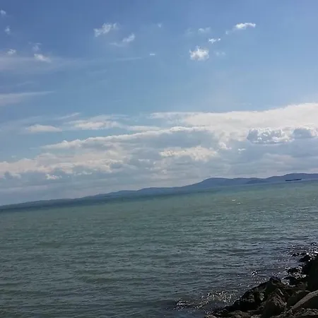 студио изгрев Appartement Burgas