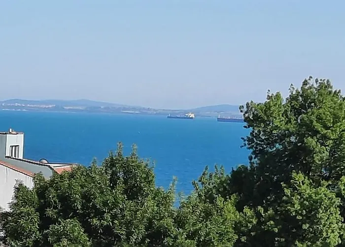 студио изгрев 公寓